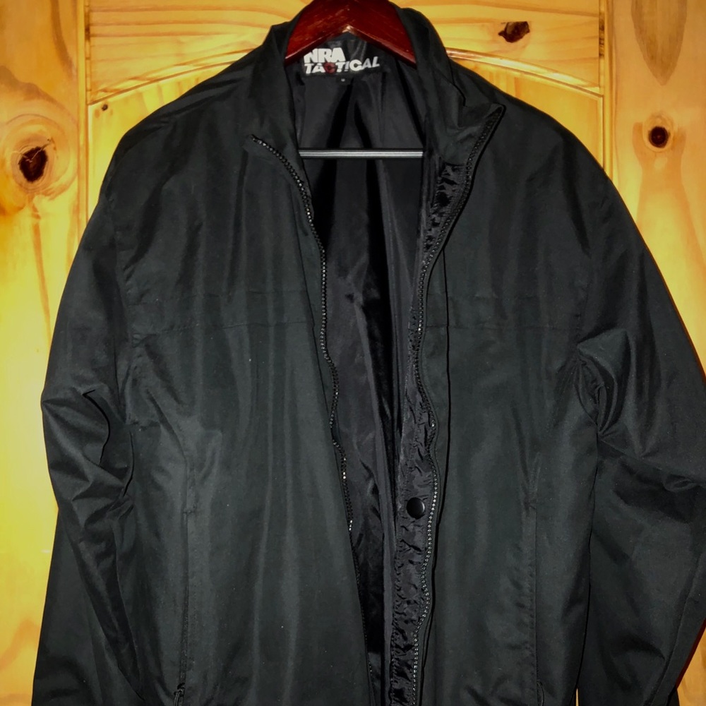 Men’s wind breaker - size: Large